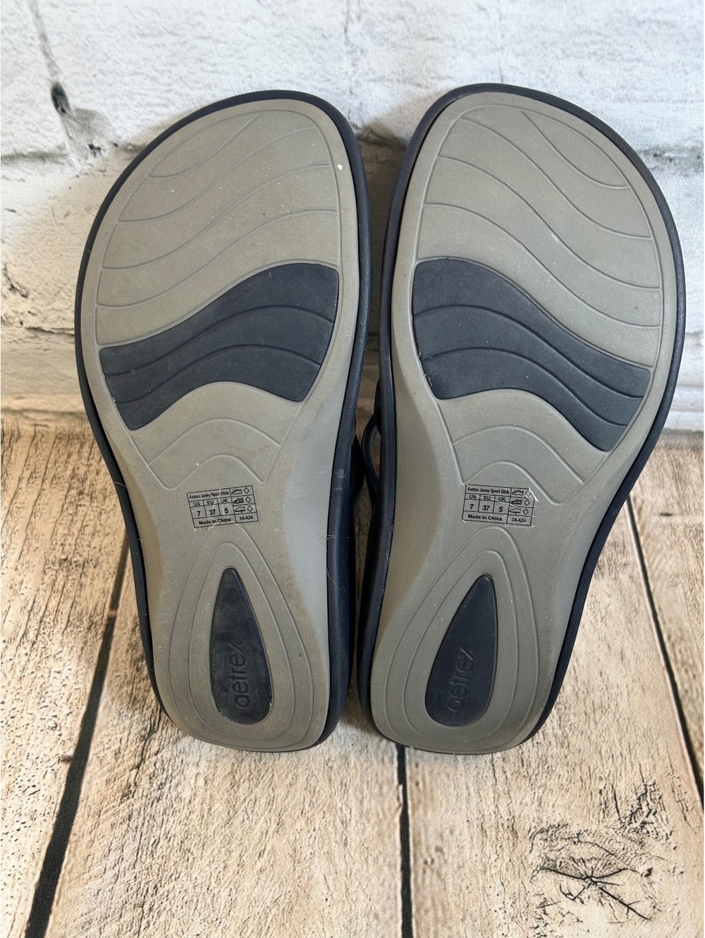 AETREX Woman’s Janey Sport Slide Sandals / Size: US 7 - Picture 6 of 9